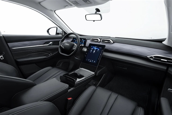 长安深蓝S7大无语 东风风神首款电动SUV官图发布：太像了！