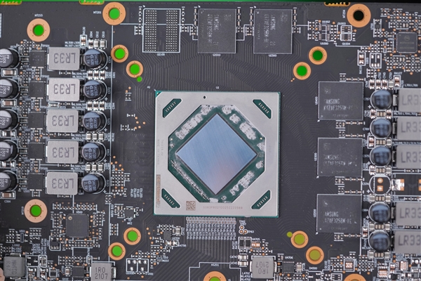 中国特供！蓝宝石AMD RX 6750 GRE 10GB白金版图赏