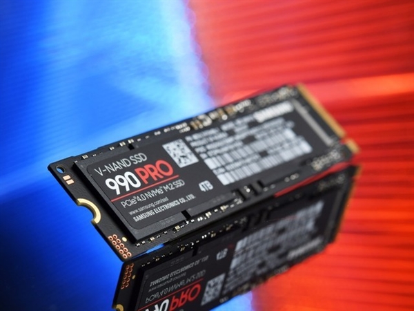 4TB封神！三星990 PRO 4TB版上手：PCIe 4.0性能天花板