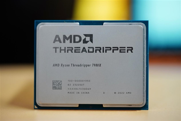 64核128线程！AMD锐龙线程撕裂者7980X处理器图赏