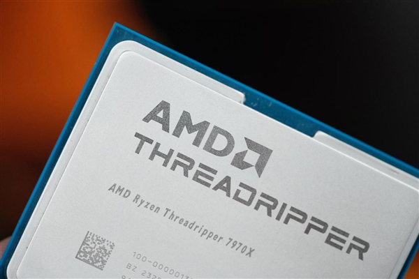 32核64线程！AMD锐龙线程撕裂者7970X处理器图赏