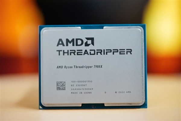 64核128线程！AMD锐龙线程撕裂者7980X处理器图赏