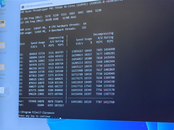 AMD 96核心撕裂者极限超频：世界纪录拔高108%！峰值功耗超1500W